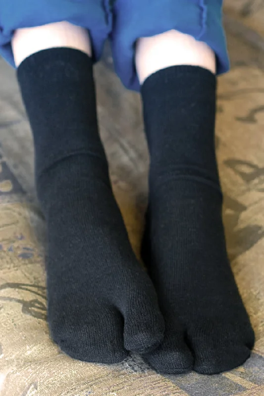 Basic Tabi Socks